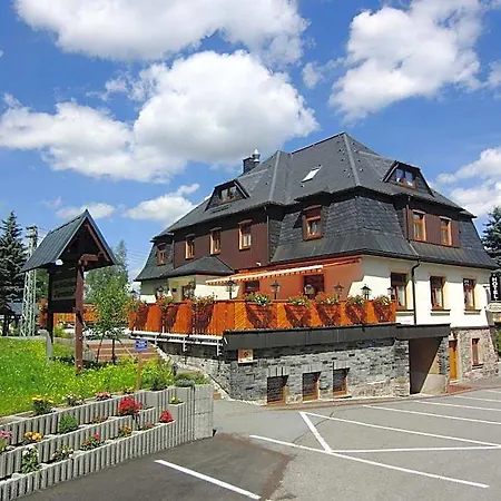 Vierenstrasse Neudorf (Saxony)